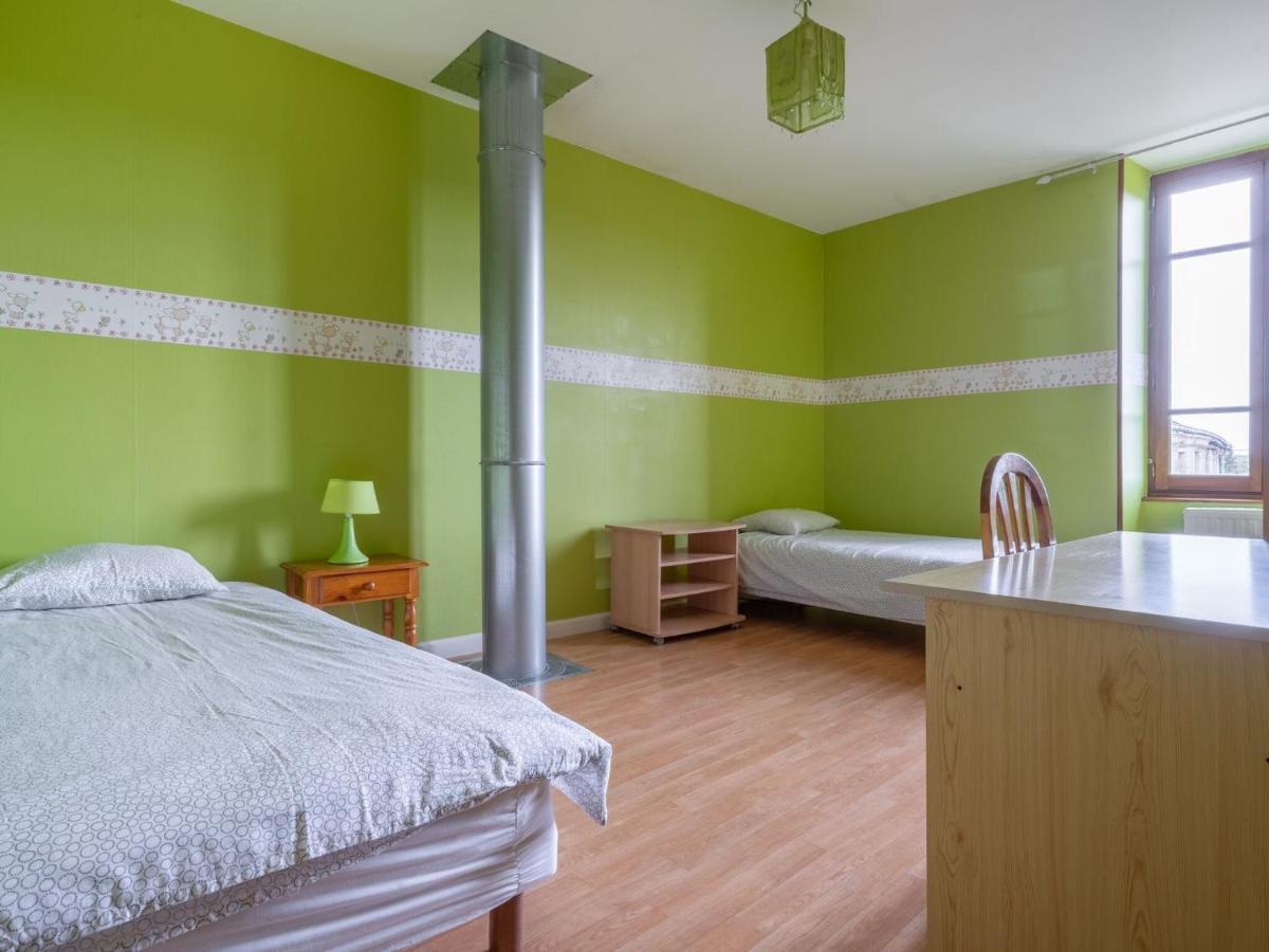 Vintage Holiday Home With Private Garden Nouart Chambre photo